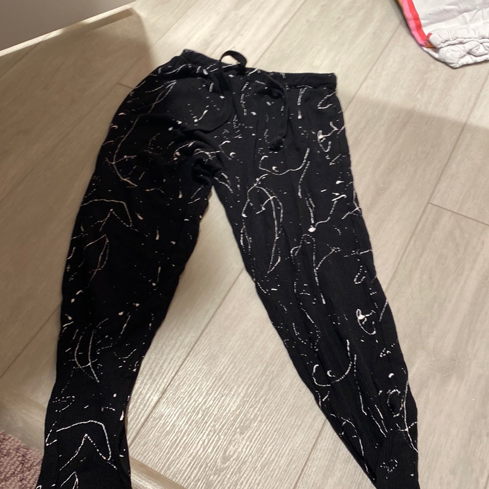 Splatter pain sweats